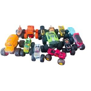 Monster Jam Hot Wheels Monster Truck Lot 13 Grave Digger Earth ShakerTiger Shark